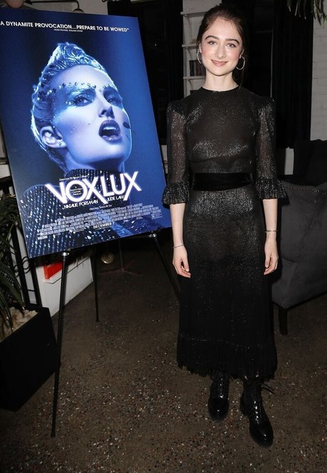 Raffey Cassidy セクシーなスター 画像