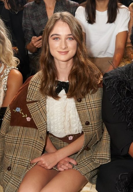 Raffey Cassidy XXXモデル ギャラリー