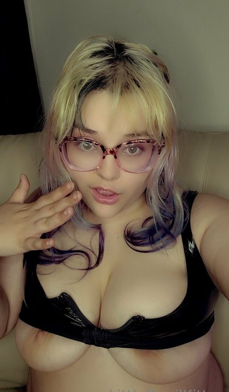 littledevilkitten スター ヌード 写真