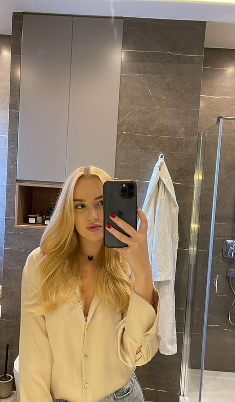 ashley boob 最高の女優 写真