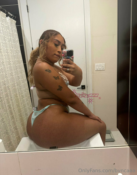 baddiebby123 ポルノスター ヌード 写真