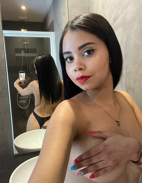 stefaniaqos セックススター 画像