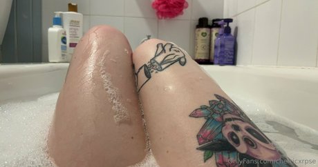 cherricxrpse 裸のモデル 写真