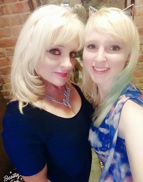 VenusMVP かわいいポルノスター 写真