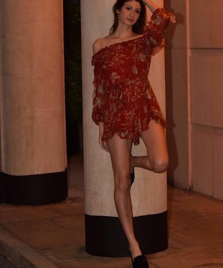 Kimberly Apasara Thomas 素敵なポルノスター 画像