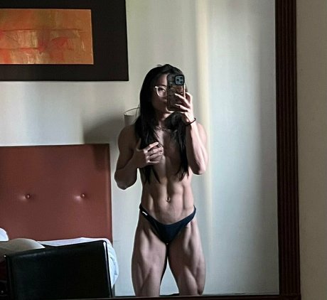 Sherlyn Chee ヌードスター 画像