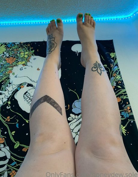 honeydew sole 裸のモデル 画像