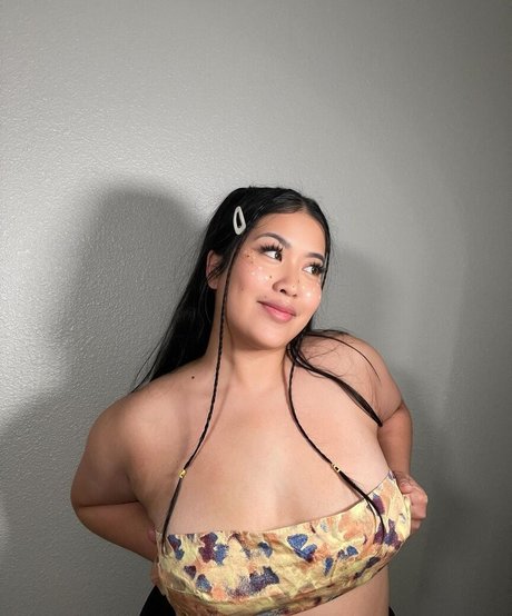 おっぱいを吸うOnlyFans ホットセクシー 写真