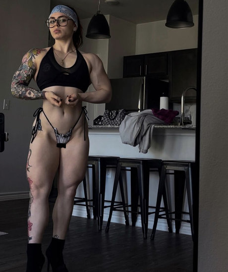 Ayshia Schisel セックススター 写真