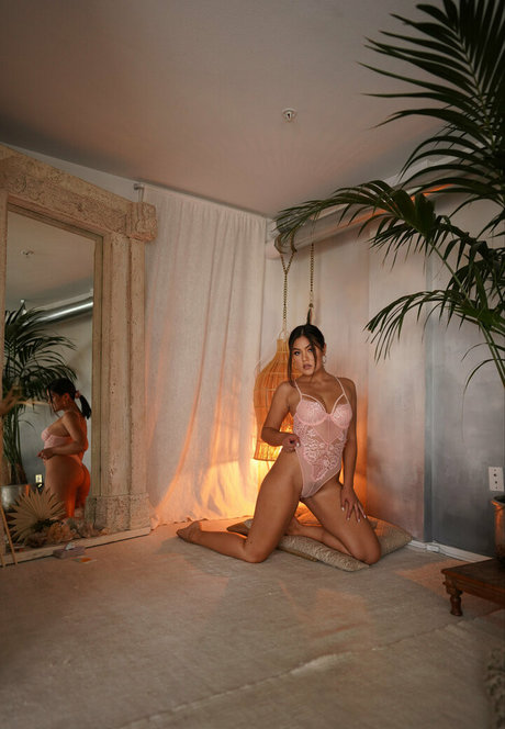 おっぱいを吸うOnlyFans 無料裸 写真