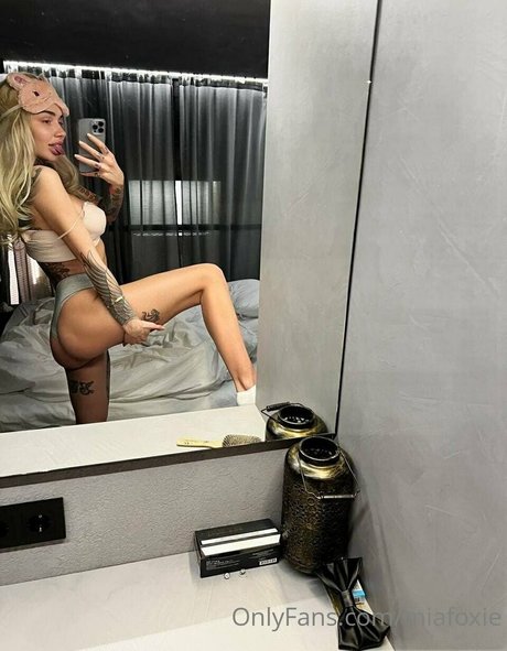 mia foxybae 完璧なスター 写真