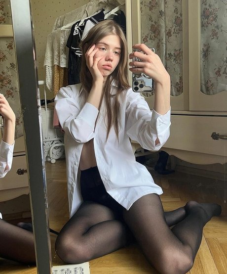 張りのあるおっぱいオンリーファンズ 無料ポルノ 写真