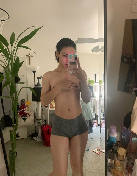 hiiibentley ポルノ女優 画像