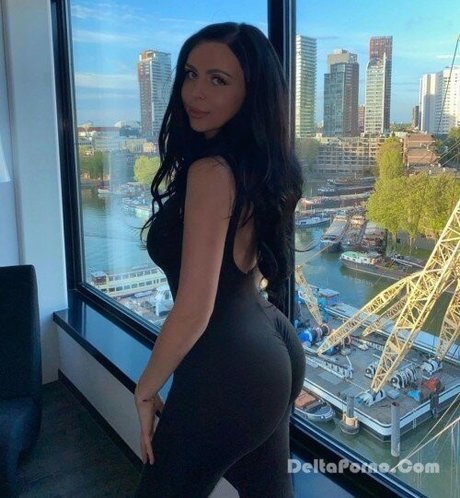 Karolina Nella 最高のポルノスター 画像