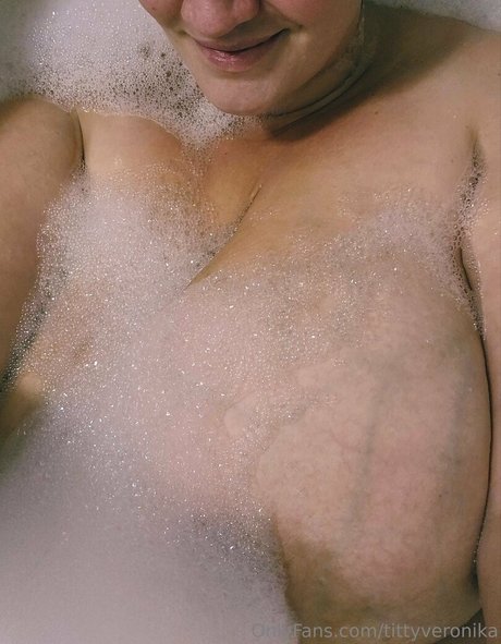 Veronika Jurisova ホットスター 写真