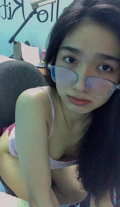 Asianbabyggirl トップモデル 画像