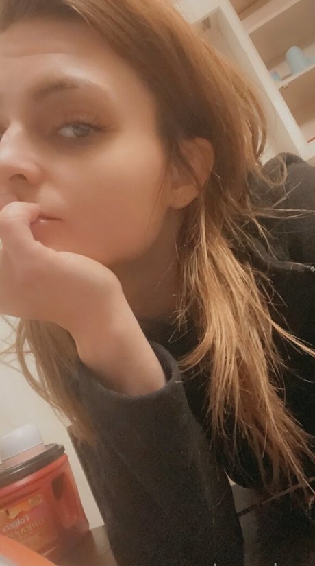 痩せたシーメールOnlyFans アート裸 画像