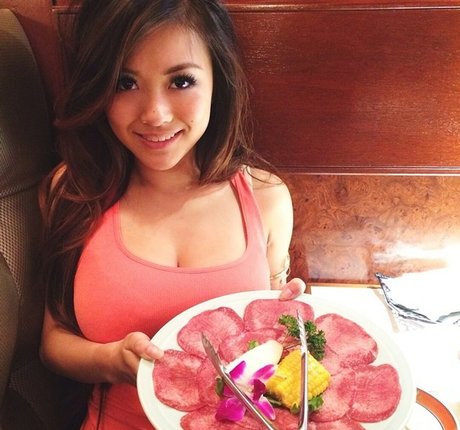 Rey Trajano ポルノスター エロティック 写真