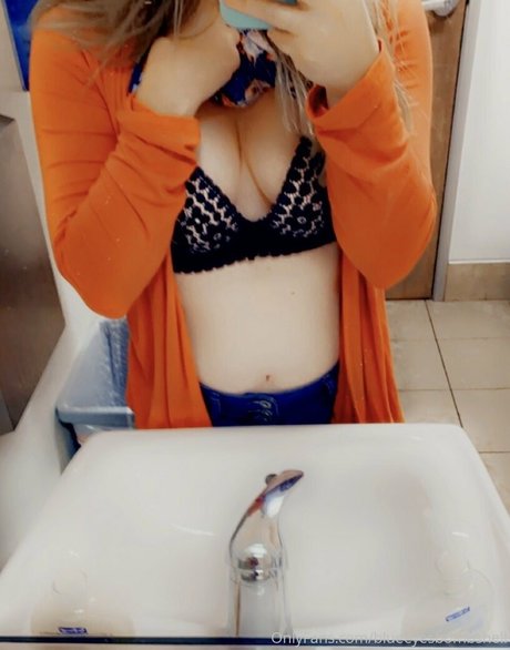 blueeyesbombshell 無料女優 ギャラリー