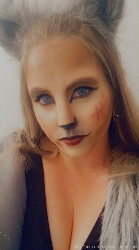 blueeyesbombshell セクシーなスター 写真