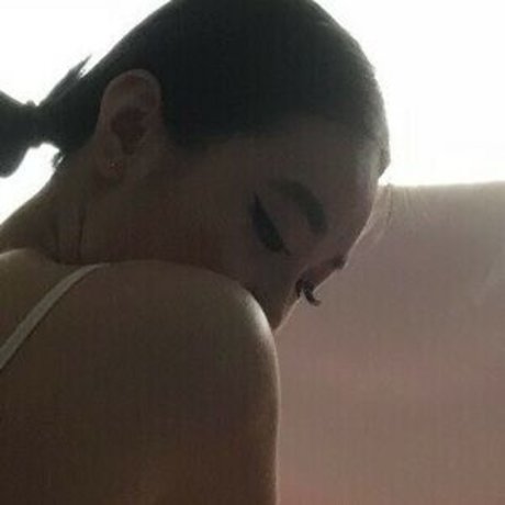 Kylee Lee アダルトモデル 画像