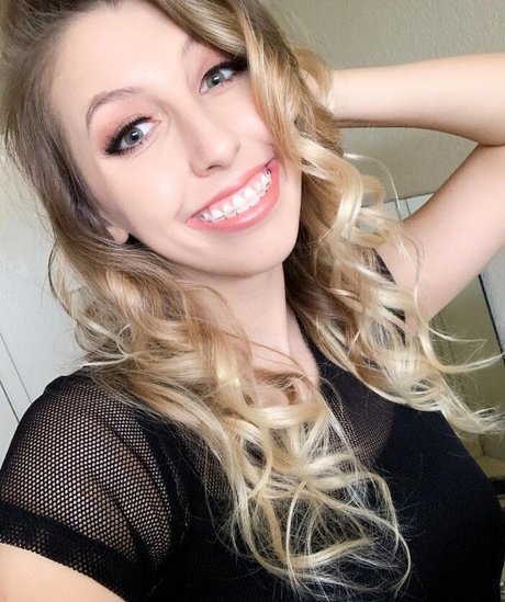 Abigail Cristea セクシーモデル 画像
