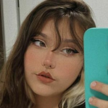 RED Mariana 可愛い女優 画像