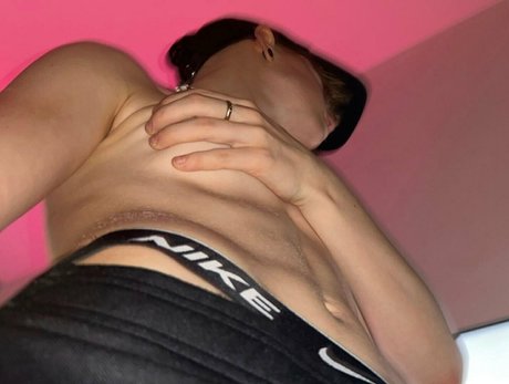 luistwinkyy エロティック女優 画像