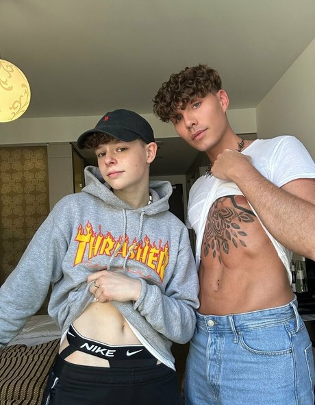 luistwinkyy 独占女優 画像