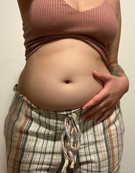 ryliehazefeedee ポルノモデル 写真