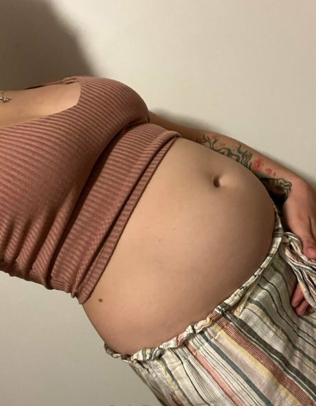 ryliehazefeedee ヌード女優 写真