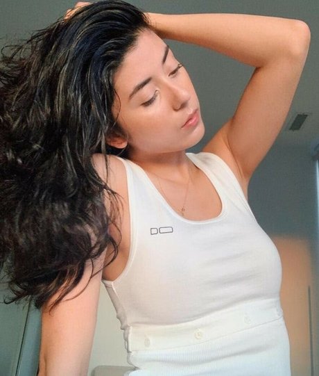 Daniela Andrade 素敵なモデル ギャラリー