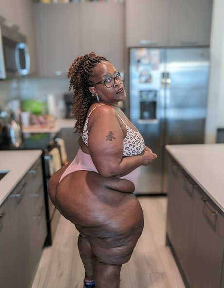 ms thickerthan ヌードのポルノスター 画像