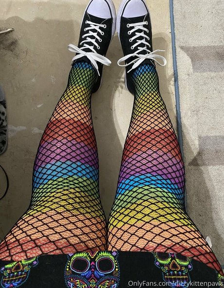 dizzykittenpaws 完璧なモデル 写真
