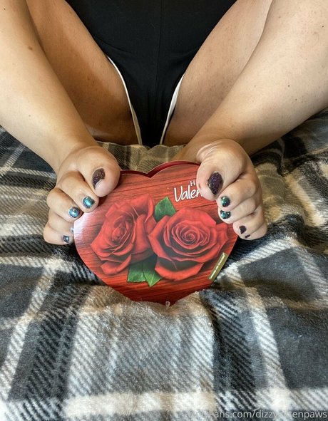 dizzykittenpaws かわいいポルノスター 写真