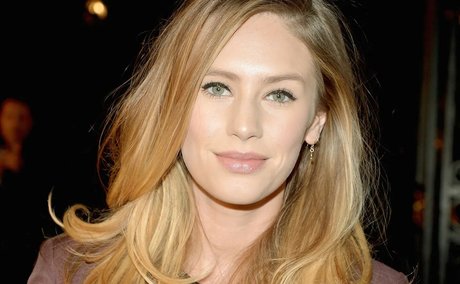 Dylan Penn ポルノスター アート ギャラリー