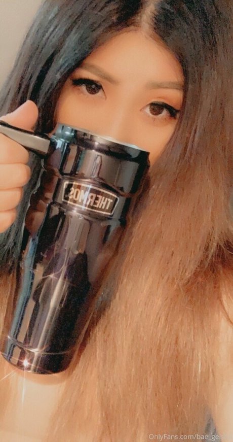 bae geisha 完璧なモデル 写真
