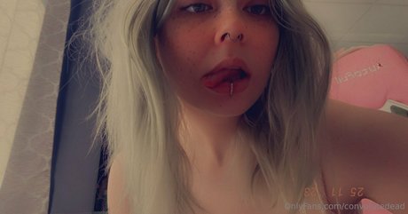 convolutedead ポルノ女優 写真