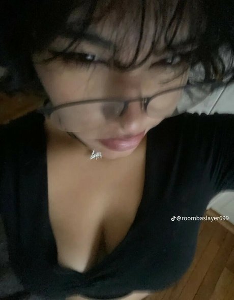 Roombaslayer69 裸モデル 写真