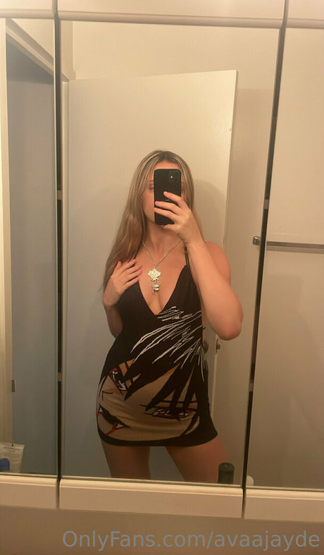avaajayde top profile image