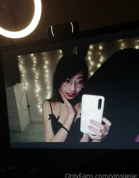 yinsjiejie ポルノスター ヌード 写真