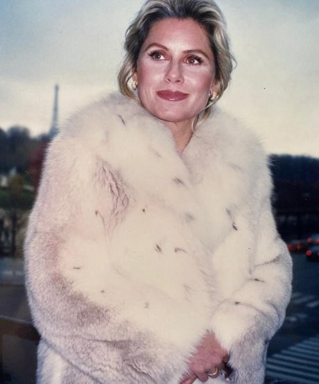 Vera Fischer アートモデル 画像