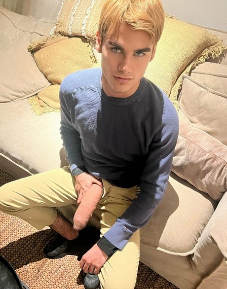 oscarharrisonx スター 裸 写真