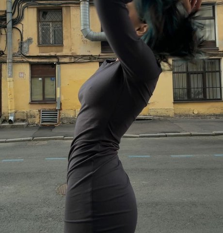 Lily Ewing 女優 写真