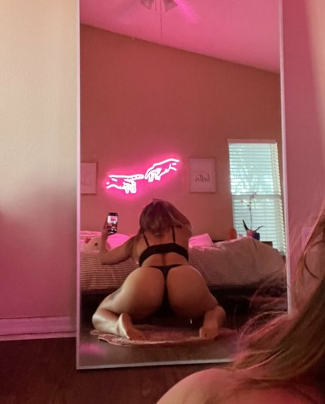 カービーファックOnlyfans ホットセックス 画像