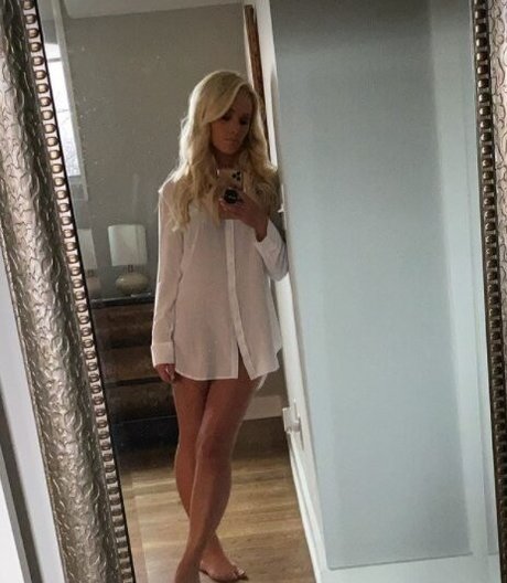 Tomi Lahren 限定スター 写真