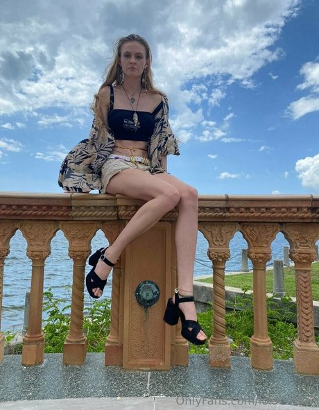 lola costa エロティックなスター 写真