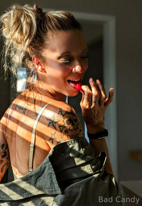 badcandyy HDポルノスター 写真