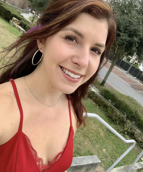 Nicole Frye 裸のモデル 写真