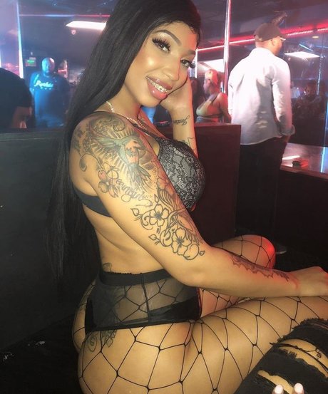 Shethickyyy HDモデル 写真